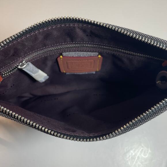 NWOT Coach 1941 Turnlock Pouch 26 with Horse and Carriage Jacquard Black C3387 - Picture 6 of 8